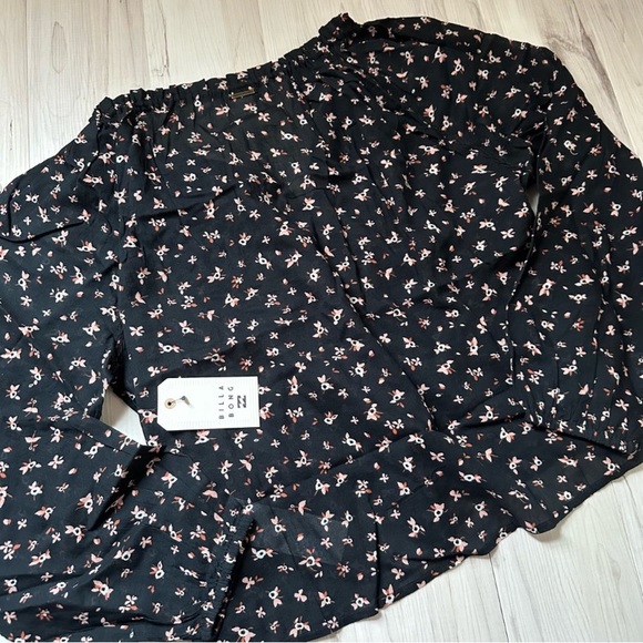 Billabong Sun Fire Black Ditsy Floral Puff Sleeve Peasant Keyhole Top - Picture 4 of 7